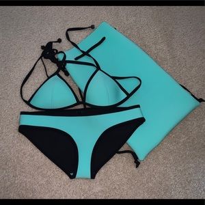 Triangl bikini set (bag included)